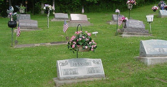 frank c lueck kaukauna wi gravesite